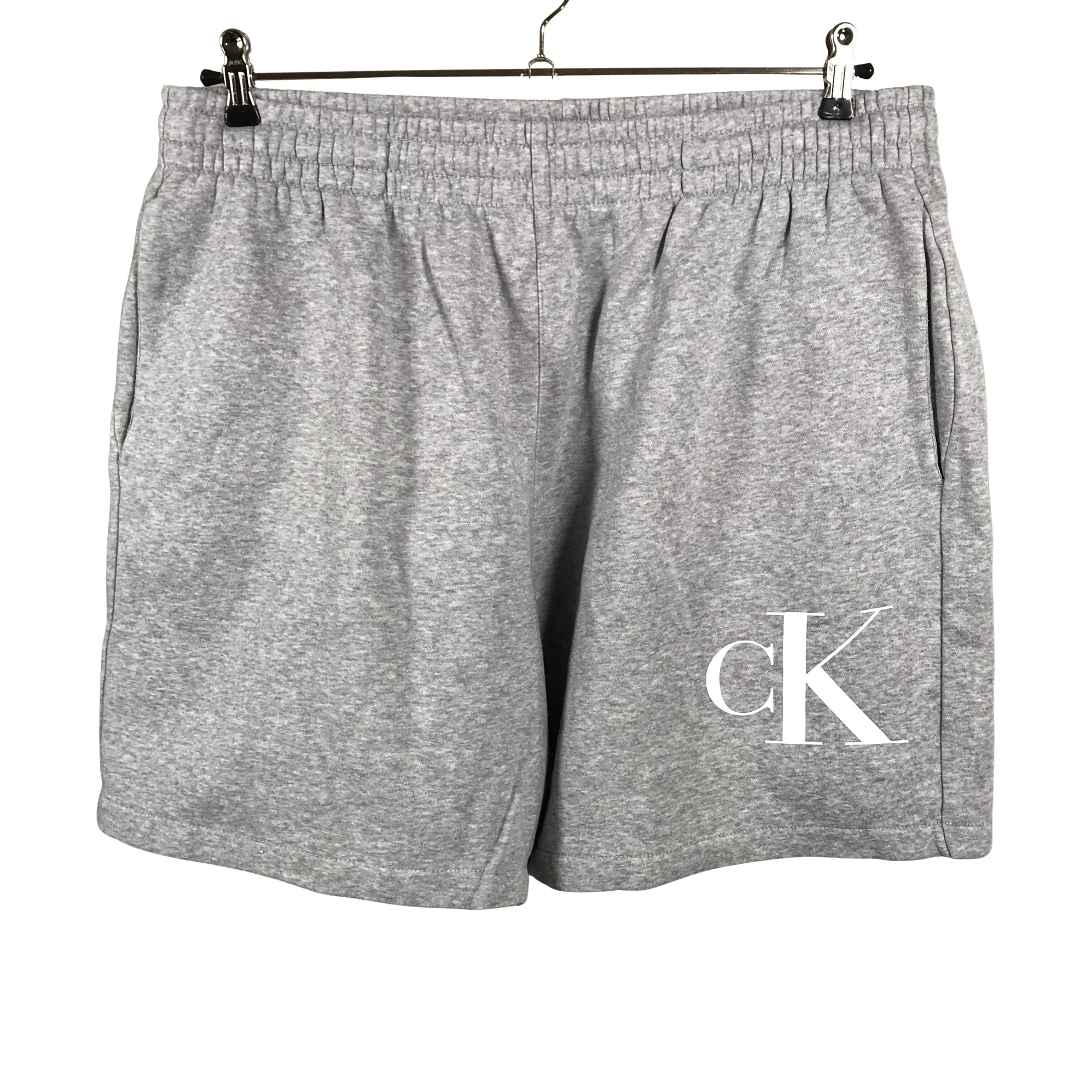 Collegeshortsit, koko XL