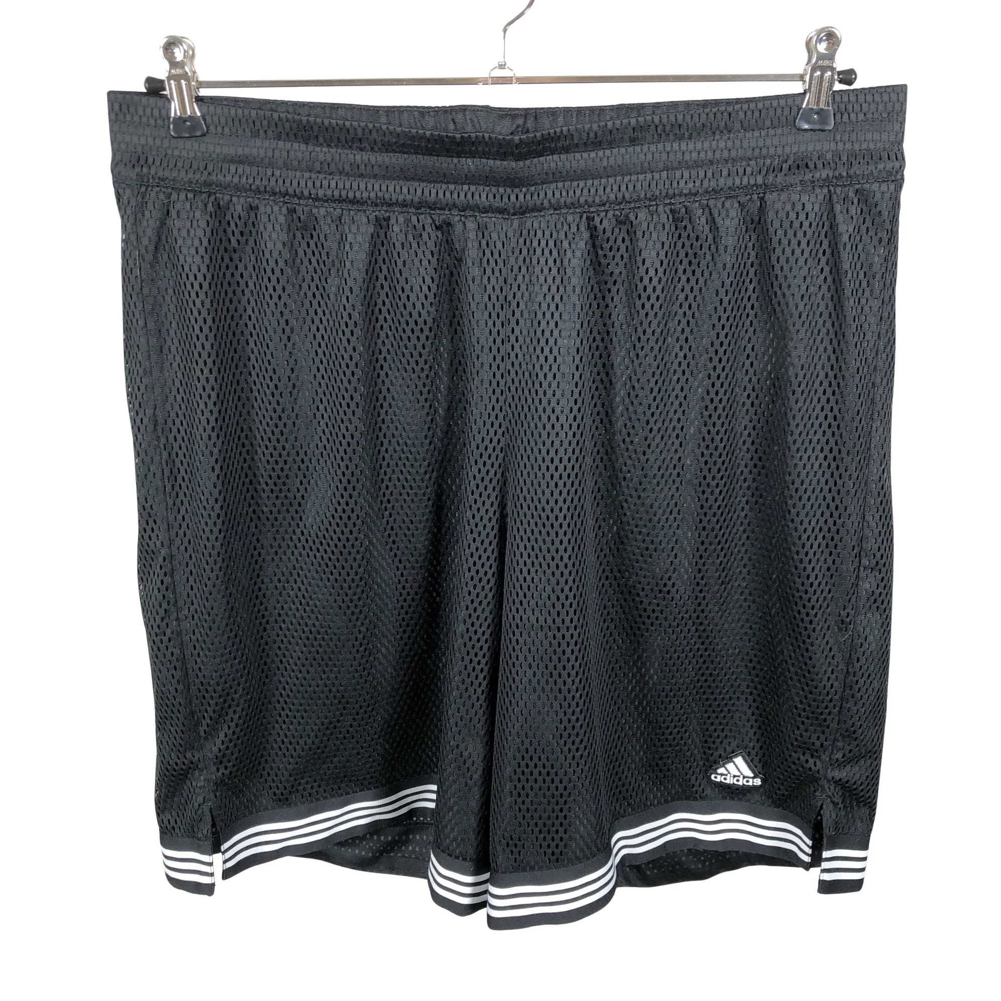 Urheilushortsit, koko L
